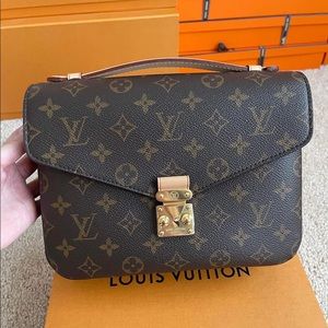 Authentic Louis Vuitton Pochette Métis